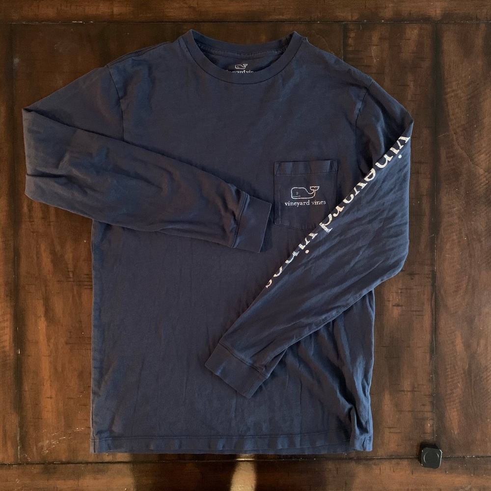 GUC men’s Vineyard Vines tee